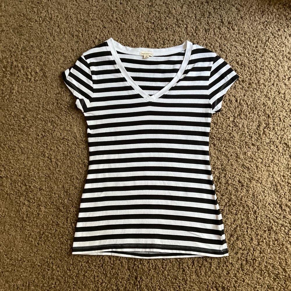 V-Neck Black & White Striped T Shirt, Medium, French Style